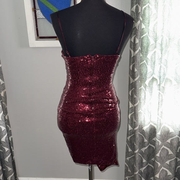 B Smart Sparkly Red Asymmetrical Mini - Picture 6 of 8